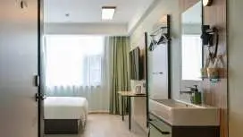 海友岳阳东站沃尔玛酒店
