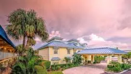 Naples Garden Inn