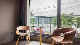 Yangpyeong Ggotpideon Geuhae Dalbit