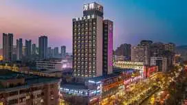 兰州西站万辉广场亚朵X酒店