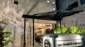 En- Hostel & Cafe bar