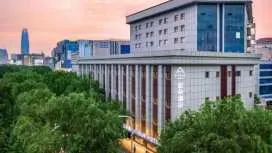 濟南泉城廣場寬厚里亞朵酒店