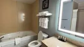 AmericInn by Wyndham Marshfield