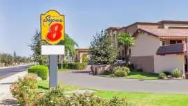 Super 8 By Wyndham Visalia