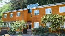 มินาคามิโคเก็นเพนชั่นอซาเนโบะ