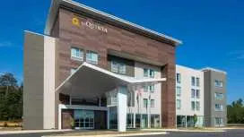La Quinta Inn & Suites by Wyndham Greensboro Arpt High Point