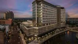 ルミナリー ホテル&コー オートグラフ ホテルズ