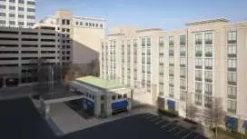 弗吉尼亞鎮中心希爾頓花園海灘飯店