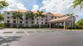 La Quinta Inn & Suites by Wyndham Bonita Springs Naples N.