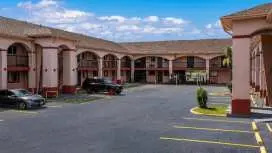 Rodeway Inn & Suites East