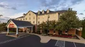 Hampton Inn & Suites State College at Williamsburg Square
