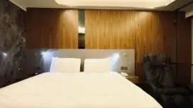 เลอ เลอ โมเต็ล