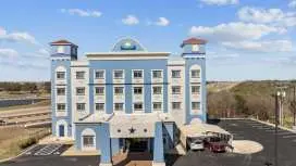 Days Inn by Wyndham Salado