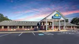 Days Inn by Wyndham Savannah