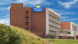 Days Inn & Suites by Wyndham Sutton Flatwoods