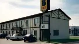 西法戈主干道速8酒店