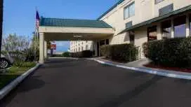 新奧爾良-查爾梅特濱海套房飯店