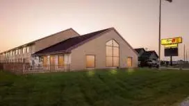 Super 8 by Wyndham Sturtevant/Racine