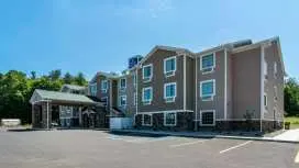 Cobblestone Hotel & Suites - Greenville