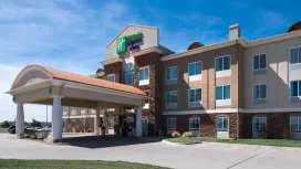 Holiday Inn Express Northwest Maize By IHG