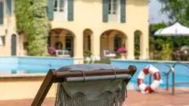 Elizabeth Country House