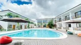 Holabay Resort