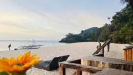 White Beach Front and Cottages Hinugtan Resort in Buruanga