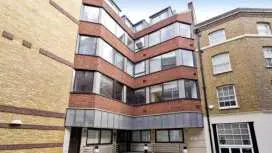 Red Lion Court by City2Stay