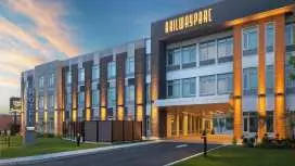 Hotel Railwayparc Montreal, Tapestry Collection by Hilton
