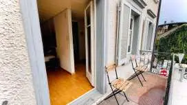 Newly furnished beautiful old building apartment in the center with Apple TV O1