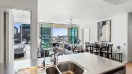 Gorgeous 2 bedroom - Wynyard Quarter! Free parking