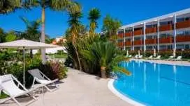 Malibu Foz Hotel & Restaurant