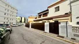 V Centenario free parking by Staycare