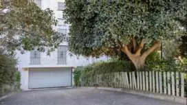 Paraíso del golf free parking by Staycare