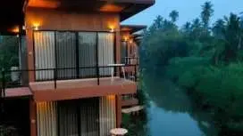 The Grace Amphawa Hotel