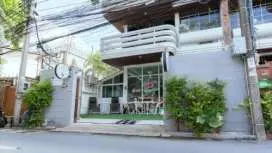 อพาร์ตเมนต์ 1 ห้องนอน 1 ห้องน้ําส่วนตัว ขนาด  ตร.ม. – สุขุมวิท