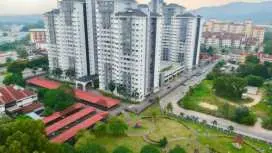 Calv's Suria Kipark Damansara 3R2B 950sq Apartment