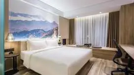 青島福州路櫻花小鎮亞朵酒店