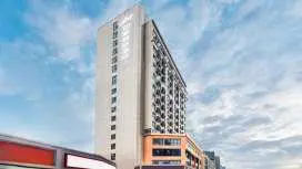 IU Hotel Shijiazhuang Xinbai Plaza Wanli Temple Pedestrian Street