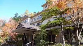 汤元板屋
