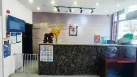 派酒店承德平泉市中心广场店