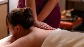 [คําแนะนําสปาจาก KKday] โรงแรมรอยัลการ์เดน จิมซาจุ่ย | สกายคลับสปา | บริการนวดผ่อนคลาย