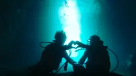 【冲绳青之洞窟】乘船体验深潜之旅! 8大免费福利【概率No.1,舒适设施No.1】