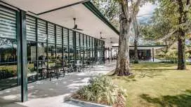 Shower and Dine at Garden Lounge, Hub & Spoke Singapore Changi Airport (Public Area)