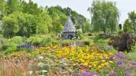 Same price for single occupancy! Best season for flowers! A 2-day trip to visit all 9 gardens along Hokkaido's Garden Route (departing from Sapporo)