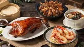 Tea King Palace | Tea King Fishing Port | Classic Peking Duck Two-Way Dishes & Lobster & Oyster Set Meal | Serves 6 | Peking Duck with Beijing Charm, Stewed Black-boned Chicken with Five-Finger Peach, and Taishan Oyster Casserole with Ginger and Scallions | Modern Cantonese Restaurant | Call the branch at least one day in advance to make a reservation