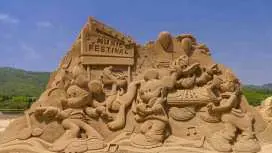 ร่วมสัมผัสประสบการณ์สุดพิเศษในช่วงเวลาจํากัด: เทศกาลทรายฟู่หลงและการปล่อยโคมลอยซือเฟิน | ทัวร์กลุ่ม | 6-6.5 ชั่วโมง