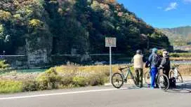 騎行穿越自然資源豐富的紫蘇地區,前往傳說中的清酒發源地,並在清酒釀酒廠享用健康發酵午餐。行程包含姬路站特色美食-站蕎麥麵的餐券!