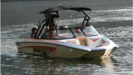 [คากาวะ, ทากามัตสึ, เขื่อนอุจิบะ] สัมผัสความตื่นเต้นเร้าใจของบอร์ดทรงพลัง! แม้แต่มือใหม่ก็สนุกได้! ประสบการณ์เวคบอร์ด (30 นาที)