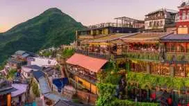 新北市九份|カラフルな幸運のランタン体験チケット|台湾新幹線ダイナミックパッケージ